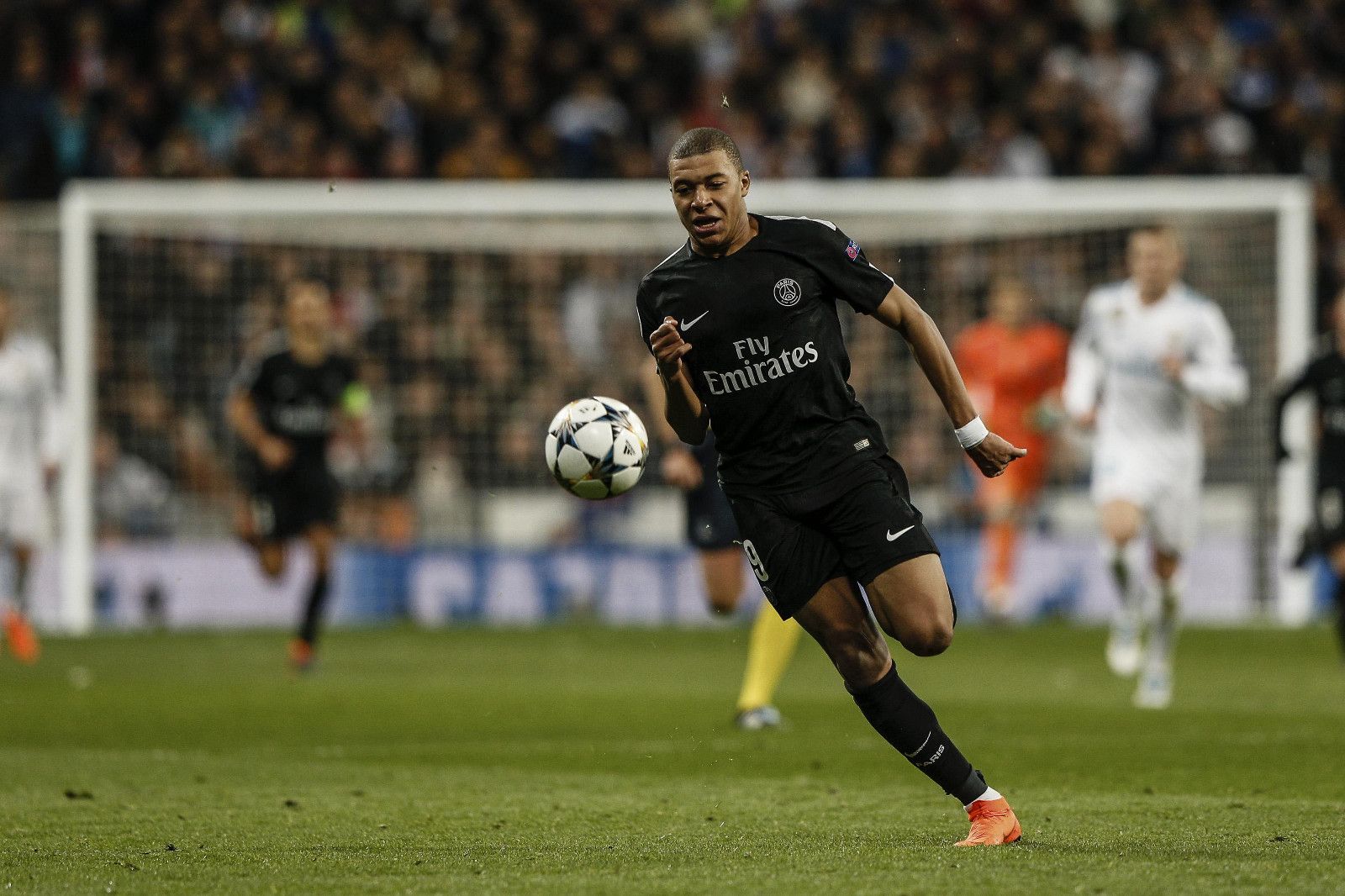 西班牙vs格鲁吉亚全场：控球率61-39，射门10-5（西班牙对格鲁吉亚全场数据：控球61%-39%，射门10比5）