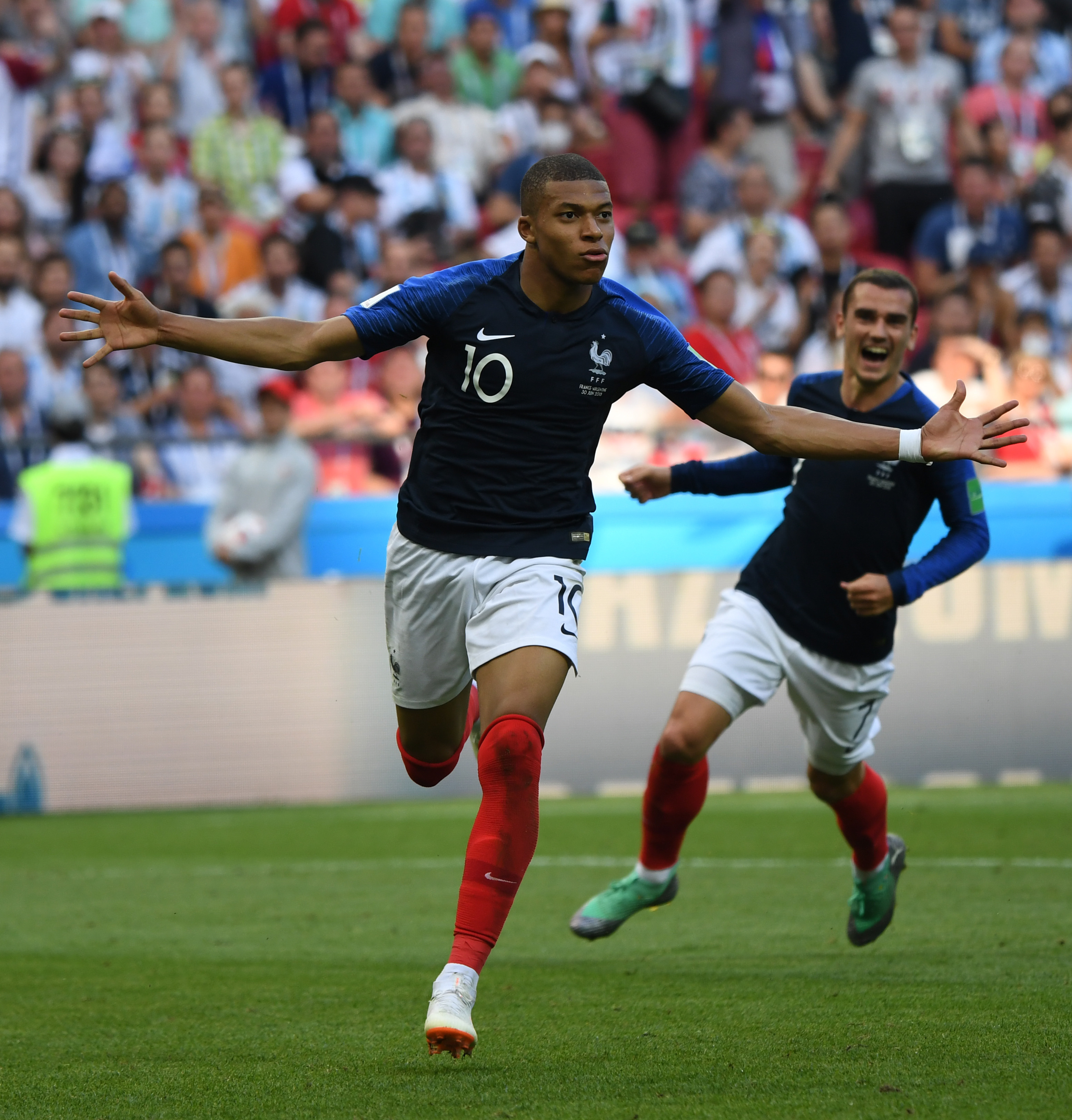 2025中超犯规榜：费利佩60次第一，马莱莱、内内58次并列第二（2025中超犯规榜：费利佩以60次居首，马莱莱与内内各58次并列第二）