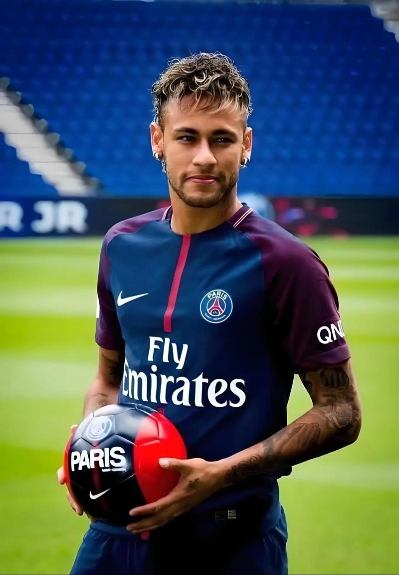 拜仁总监：确实联系过安东尼，还没有为欧冠打阿森纳而紧张（拜仁总监：已与安东尼沟通，欧冠战阿森纳暂不紧张）