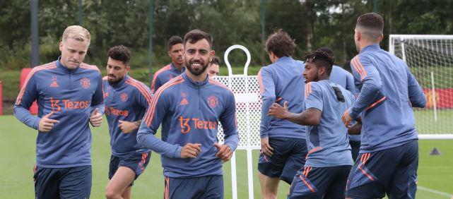 即将迎战巴萨，跟队：切尔西将在斯坦福桥门口树立帕尔默冰雕（战巴萨在即，切尔西将在斯坦福桥外竖立帕尔默冰雕）