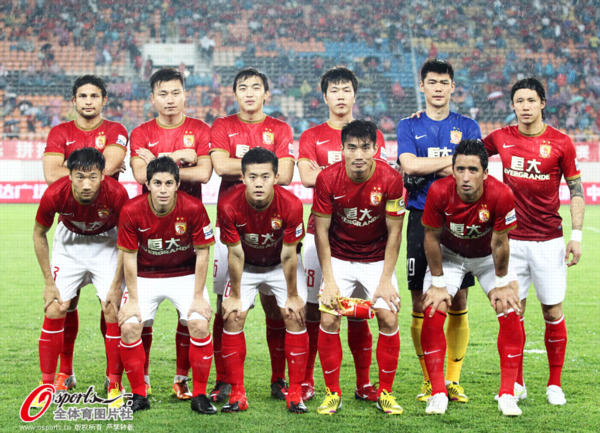 罗马诺：曼联已与内维斯的经纪人交谈，但还没有和新月正式谈判（罗马诺：曼联已与内维斯经纪人接触，但尚未就转会与利雅得新月展开正式谈判）