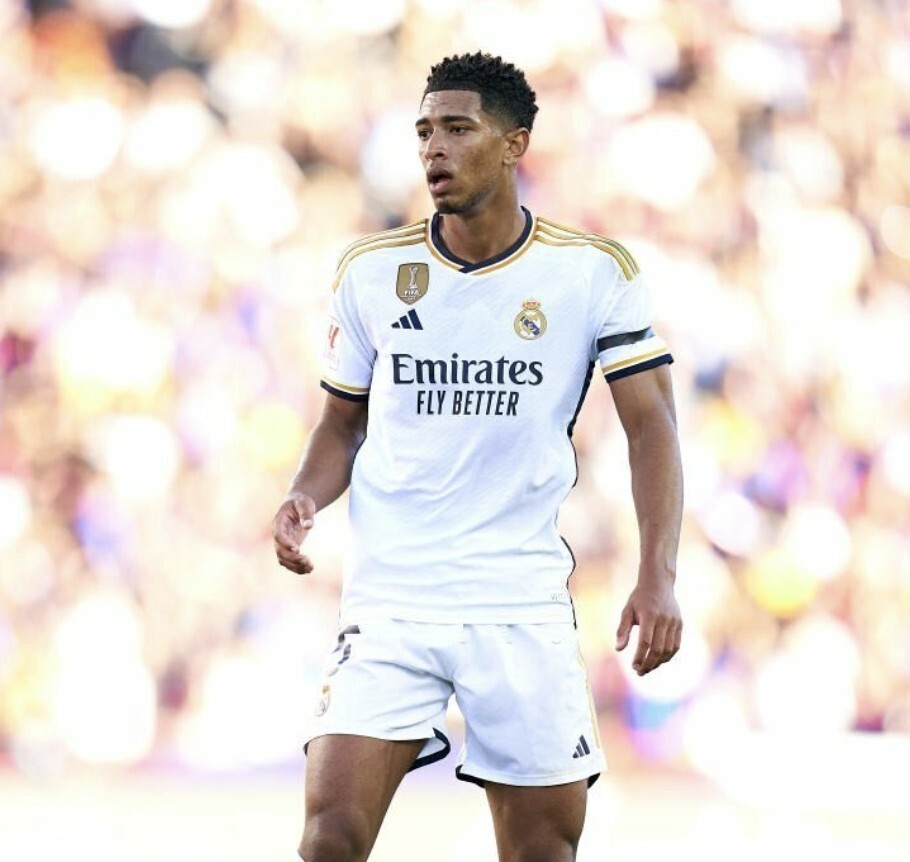 弗拉格砍下35分8篮板，莱昂纳德贡献30分，独行侠客场险胜快船